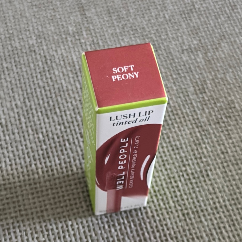 W3LL PEOPLE Lush Lip Tinted Oil - Soft Peony